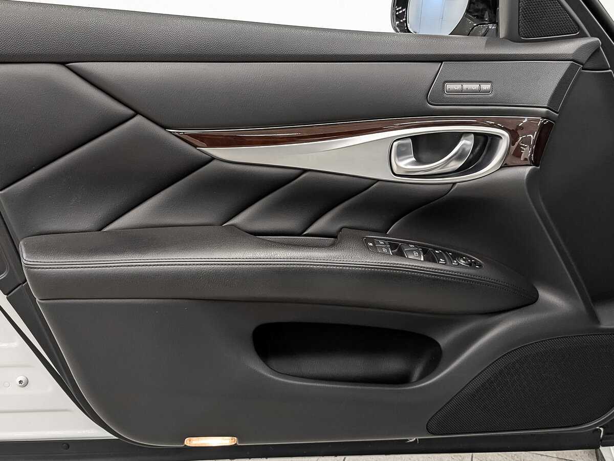 Купить Infiniti Q70, 2016, 88 021 км, фото №19