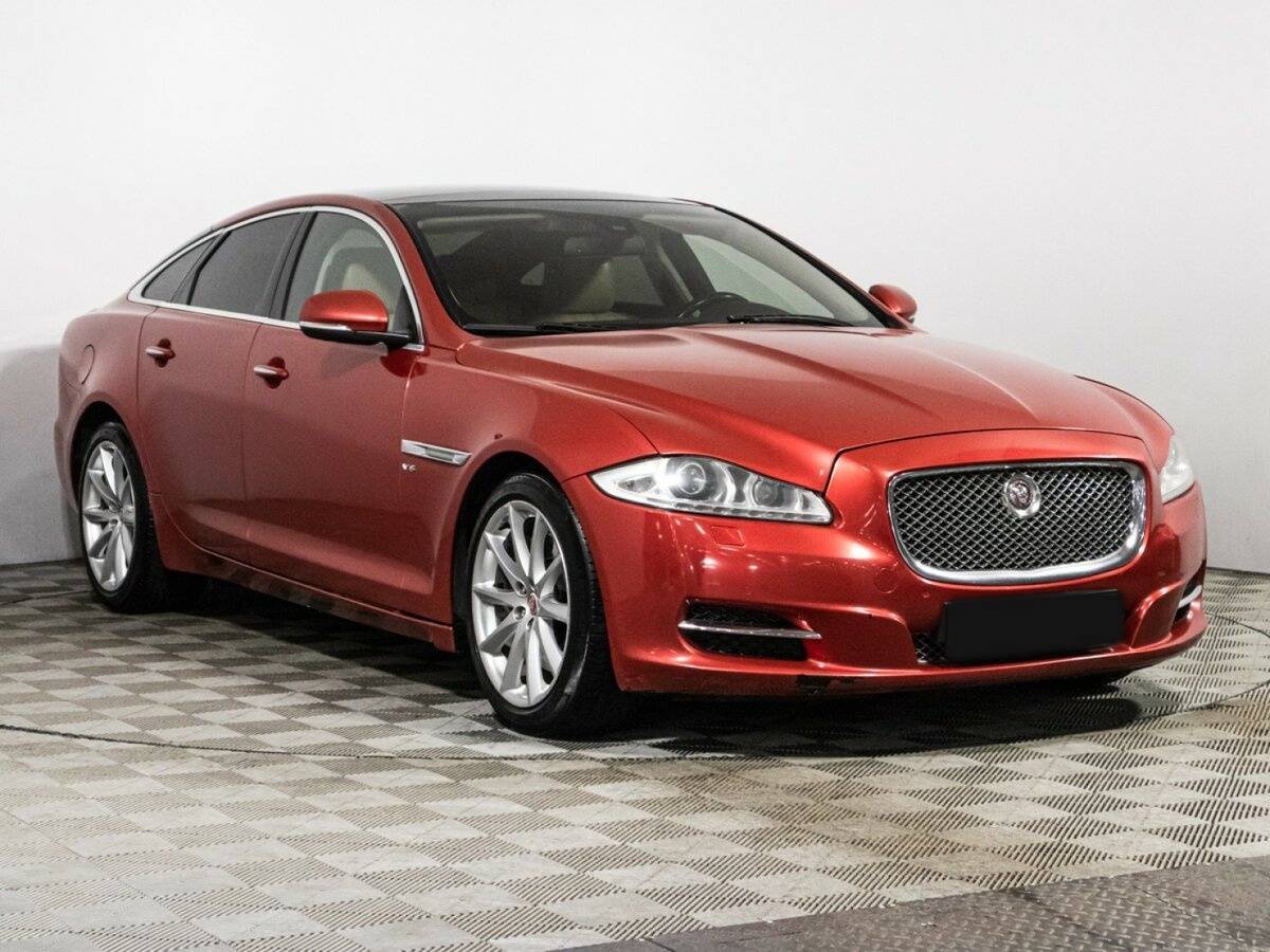 Jaguar XJ